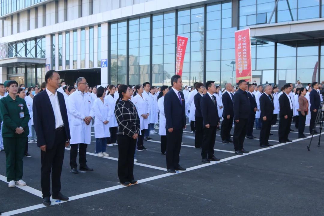 乘風破浪 逐夢前行——新疆醫(yī)科大學第七附屬醫(yī)院、自治區(qū)老年病醫(yī)院醫(yī)教綜合樓啟用儀式順利召開