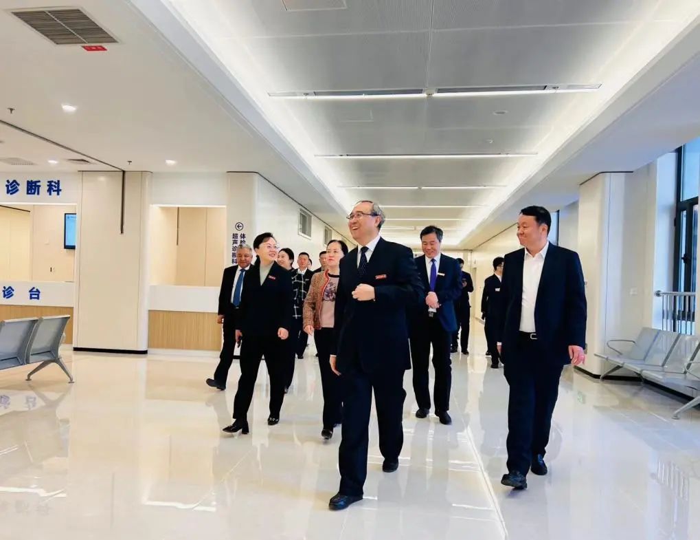乘風破浪 逐夢前行——新疆醫(yī)科大學第七附屬醫(yī)院、自治區(qū)老年病醫(yī)院醫(yī)教綜合樓啟用儀式順利召開
