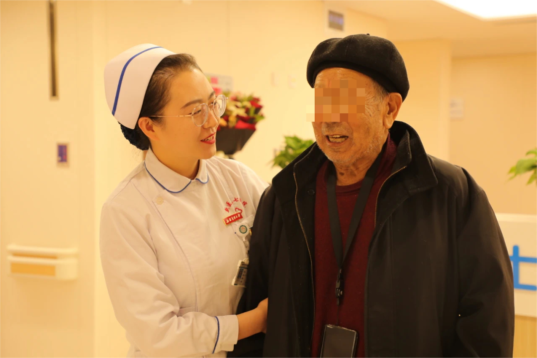 九旬老人術后感慨：他們的眼睛讓我看到了希望！