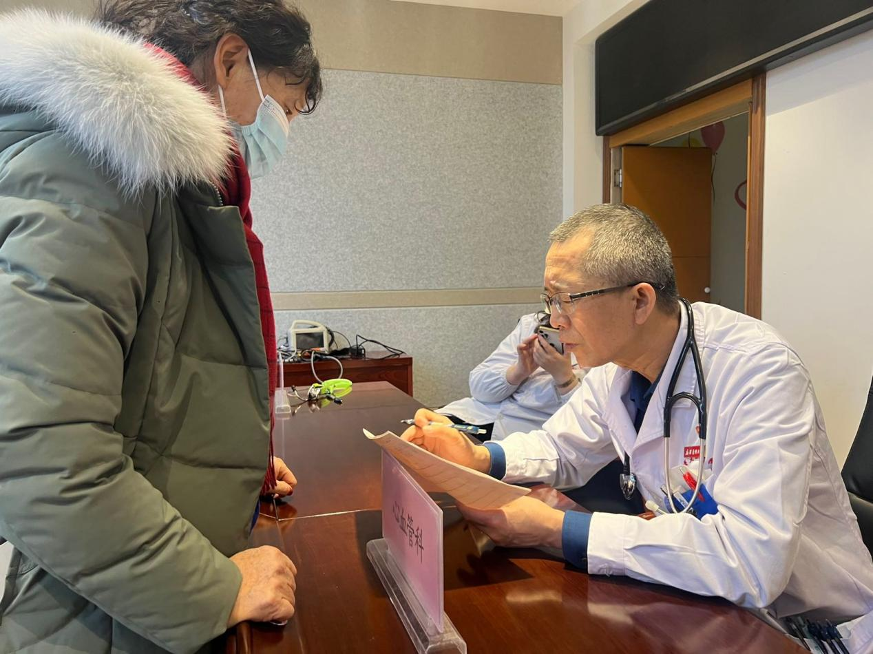 健康中國、急救護航——新疆醫科大學第七附屬醫院開展2024年國家急救日義診科普活動