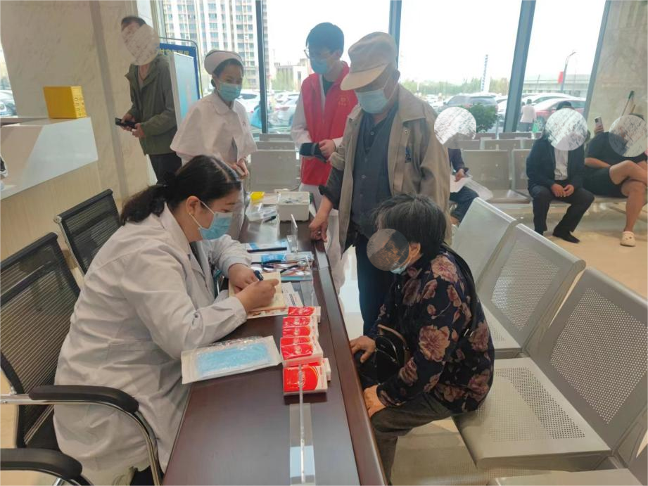 為哮喘患者健康教育賦能——我院開展“世界哮喘日”義診活動