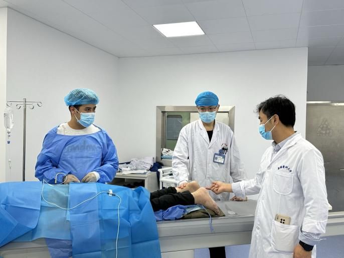 我院疼痛科成功開展超聲引導下腰交感神經阻滯鎮痛術和CT引導下腰交感神經射頻毀損術
