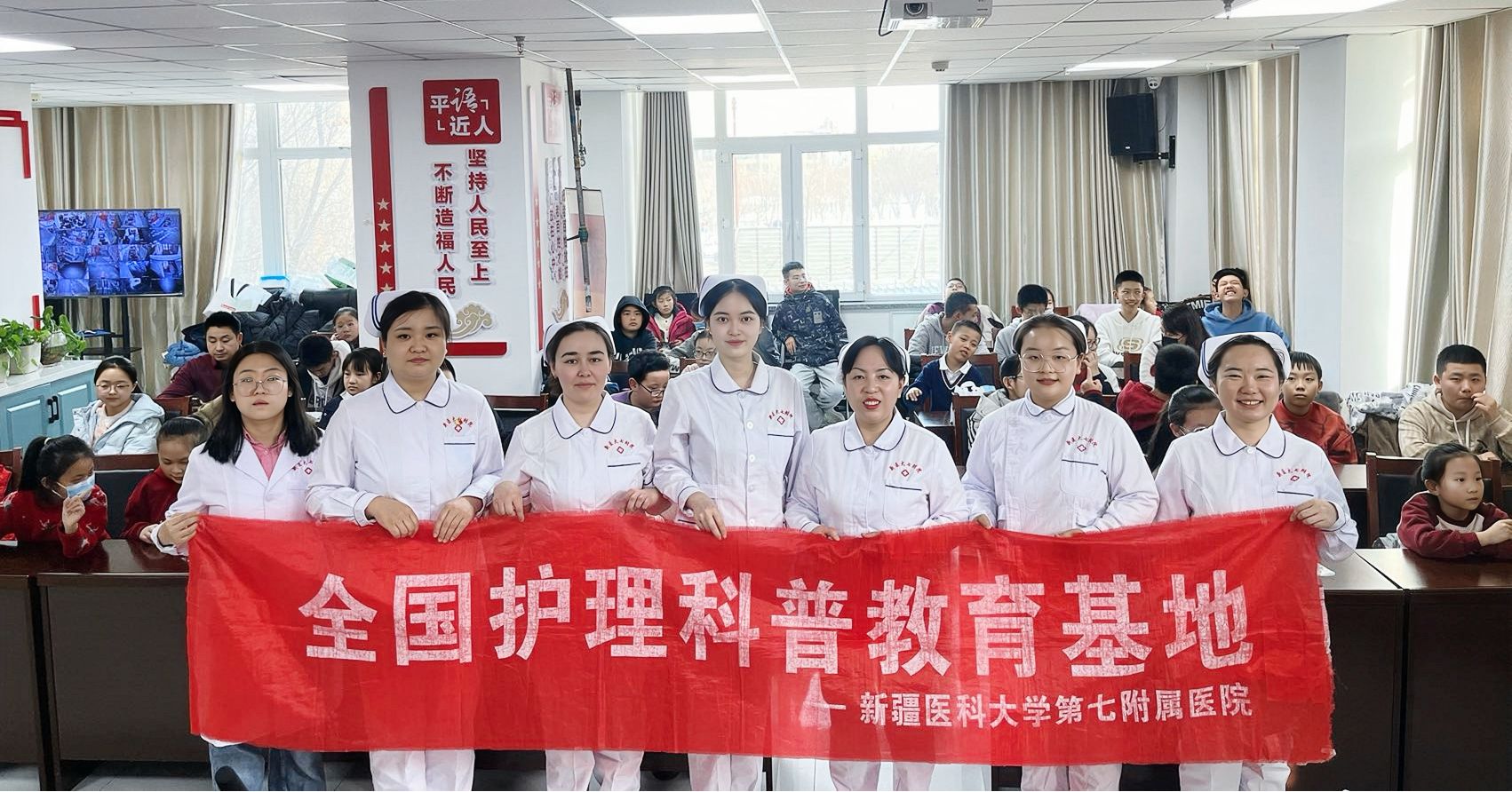 人人學急救 急救為人人——我院重癥醫學科黨支部組織開展急救知識宣傳活動